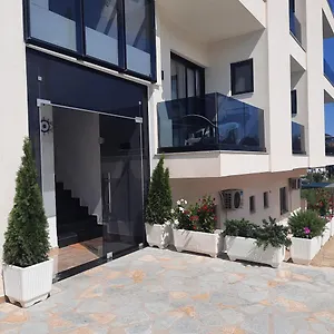 Renato Otel Ksamil