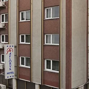 rezervați aici