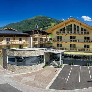 hotel-alpina-saalbach-hinterglemm.saalbachhinterglemmhotels.com/